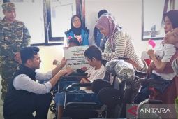 Wagub Jatim pastikan pendamping pantau penerima bansos