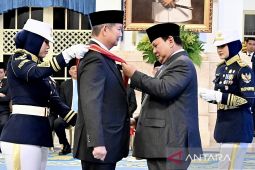 Hashim merasa tak nyaman dianugerahi tanda kehormatan dari Presiden Prabowo