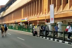 Asyik gak perlu lompat pagar lagi, Jembatan penyeberangan orang Stasiun Cikini akan dibangun