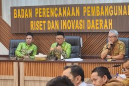 Bupati Tabalong ingatkan penanganan kemiskinan mengacu data Silangkar