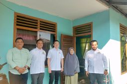 Kadin Belitung renovasi tiga rumah tidak layak huni