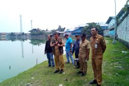 DLH Kota Tangerang libatkan tim cek Situ Cangkring berubah warna jadi hijau