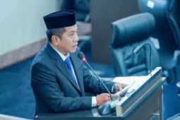 Bupati Karawang sambut baik disetujuinya Raperda Pengelolaan Sampah