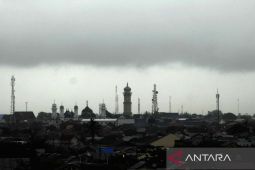 Rabu, BMKG prakirakan cuaca sejumlah kota besar berawan dan hujan