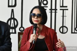 Empat desainer muda belajar desain sepatu dan tas di Milan