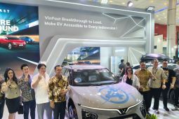 VinFast kenalkan seri VF 7 untuk pasar otomotif di Jawa Timur