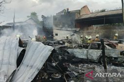 Bengkel mobil kebakaran di Bandung, 21 mobil terbakar