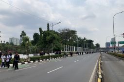Puluhan peserta unjuk rasa mulai tinggalkan gedung DPR
