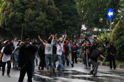 Aksi tolak kenaikan tunjangan anggota DPR