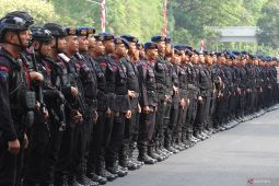 Pengamanan unjuk rasa buruh di Surabaya
