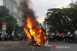 Aksi unjuk rasa ricuh di Medan, Pos Polisi dibakar
