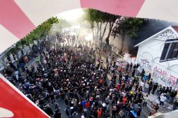 Demonstran gelar aksi solidaritas di Surabaya