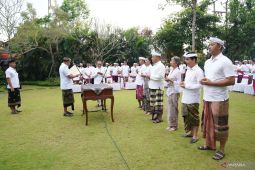 Bupati Gianyar minta pejabat OPD yang dirotasi untuk bergerak cepat