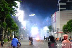 Tunjungan Plaza Surabaya tutup lebih awal imbas aksi massa solidaritas