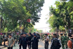 Dansat Brimob Polda Metro Jaya dilempari botol minuman