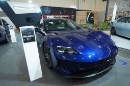 Intip mobil-mobil premium di BCA Expo 2025