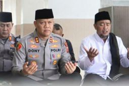 Polres Subang doa bersama dengan komunitas ojol agar situasi aman dan kondusif