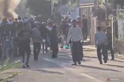 Kericuhan warga kian meluas imbas tewasnya pengemudi ojol