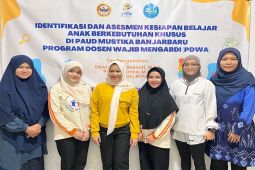 Dosen ULM latih guru dan orang tua di Banjarbaru identifikasi ABK