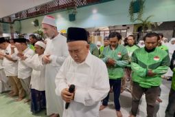 Ribuan santri dan ojol Surabaya gelar Salat Ghaib untuk Affan Kurniawan