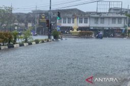 BMKG sebut hujan bantu upaya pemadaman karhutla di Pantai Barat selatan Aceh
