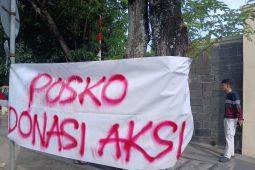 Mahasiswa Aceh galang donasi untuk demo di depan gedung DPRA