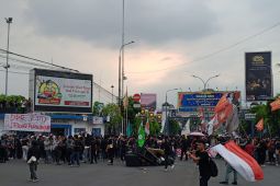 Mahasiswa Serang geruduk polpos kecam tindakan represif aparat