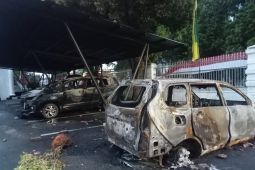 Mobil jurnalis di Jambi turut dibakar massa