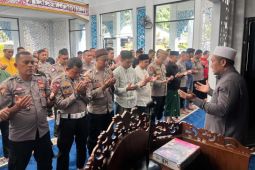 Polres Garut menggelar salat gaib dan doa bersama untuk Affan Kurniawan