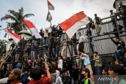 Kesbangpol Kalsel ajak demonstran kedepankan aspirasi daripada anarkis