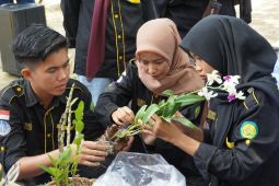 Pertamina Sumbagsel latih warga pulihkan konservasi anggrek