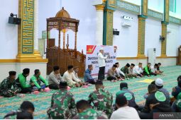 Forkopimda Pohuwato bersama komunitas ojol shalat gaib untuk Affan