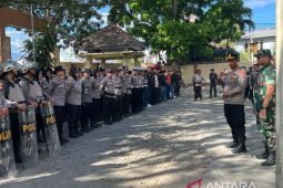 Siswa di Dompu dipulangkan saat unjuk rasa di Kantor DPRD