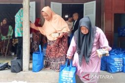 Puluhan kaum dhuafa Kebosungu Dlingo peroleh santunan paket sembako