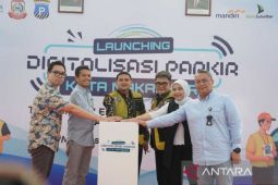 Wali Kota Makassar meluncurkan digitalisasi parkir di 16 titik