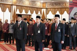 Tiga Direktur Bank Jambi dilantik dan diambil sumpah janji jabatan