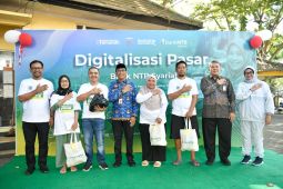 Bank NTB Syariah luncurkan digitalisasi Pasar Dasan Agung dengan QRIS
