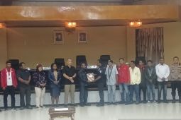 Pemuda Mimika Bersatu serahkan 13 tuntutan kepada wakil rakyat