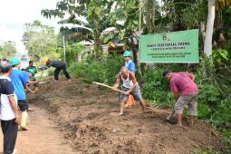 Korem 033/WP dan warga Bintan gotong royong bersihkan sungai