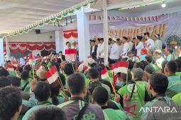 Ribuan kiai, santri dan ojol Jatim doa bersama untuk Indonesia damai