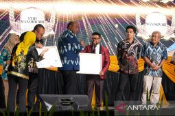STIH Manokwari terima Paritrana Award 2025 bidang pendidikan