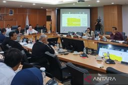 Astrid Kuya istri Uya Kuya hadir pada rapat kerja di DPRD DKI