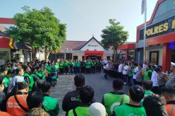 Polres Ponorogo apresiasi ojol jaga kondusivitas lewat bansos