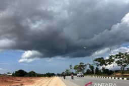 BMKG prakirakan cuaca berawan dan hujan beragam intensitas pada Sabtu