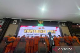 Polisi tetapkan 28 orang tersangka kasus perusakan gedung DPRD Cirebon