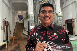 Pemkot Cirebon menerapkan pembayaran digital untuk retribusi pasar