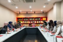 Mahasiswa UMSurabaya belajar kuliner sehat di Kimchi School Korsel