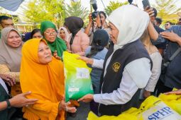Pemprov Jatim jaga stabilitas harga kebutuhan bahan pokok lewat pasar murah
