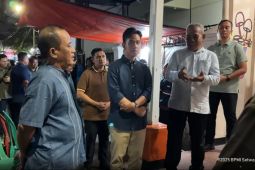 Cek kondusifitas, Gibran tinjau pos Siskamling Jakarta pascademo