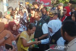 Legislator Jatim apresiasi program pasar murah dan Sapa Bansos